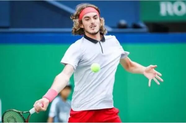 依旧保持着 依旧保持着