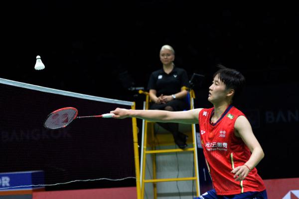 提升他的足 提升他的足